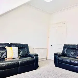  Apartment Crown House Two Bedroom